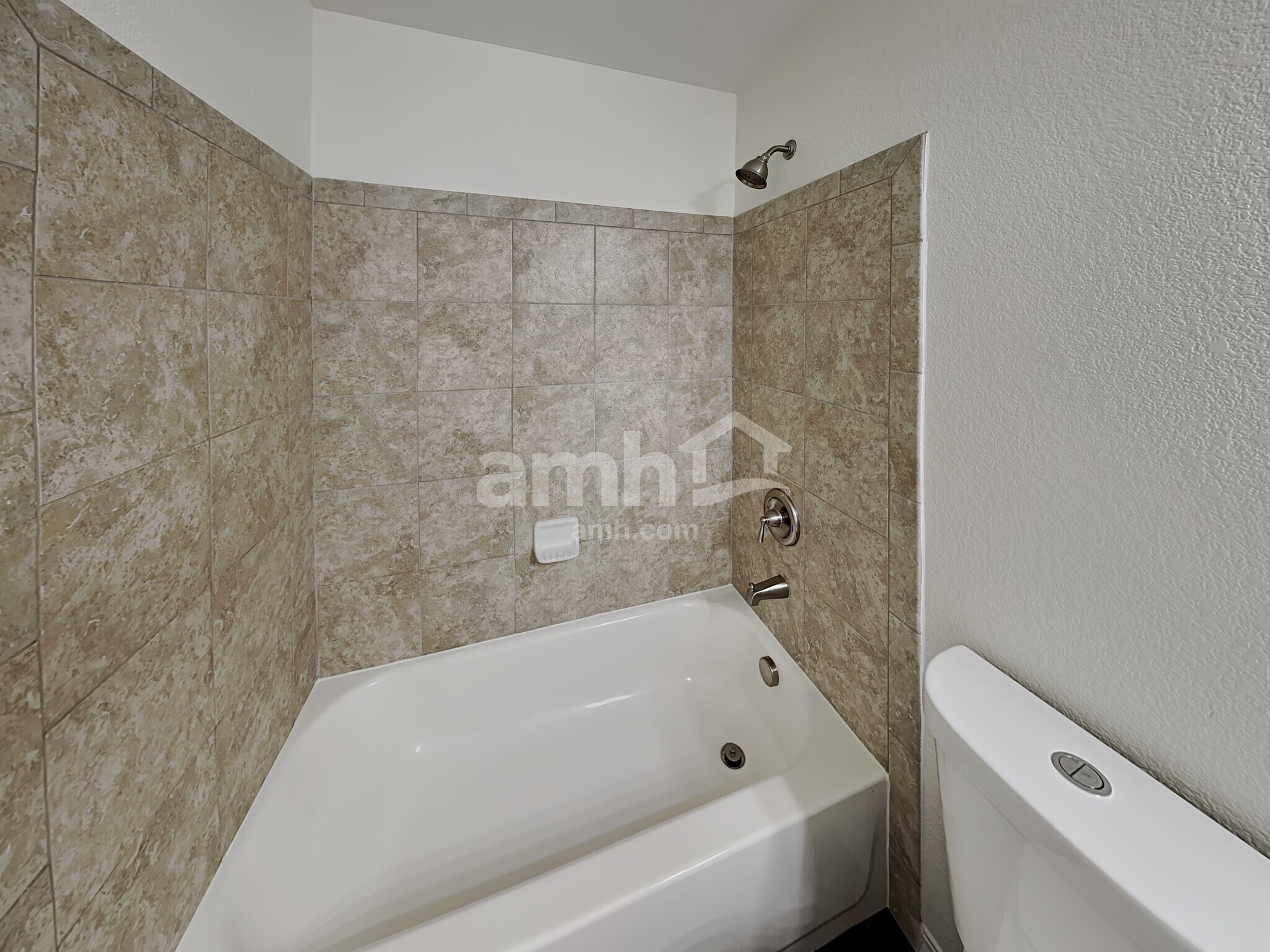 Building Photo - 11342 Avena Rd