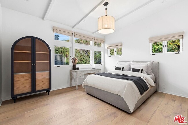 Building Photo - 1514 Sorrento Dr