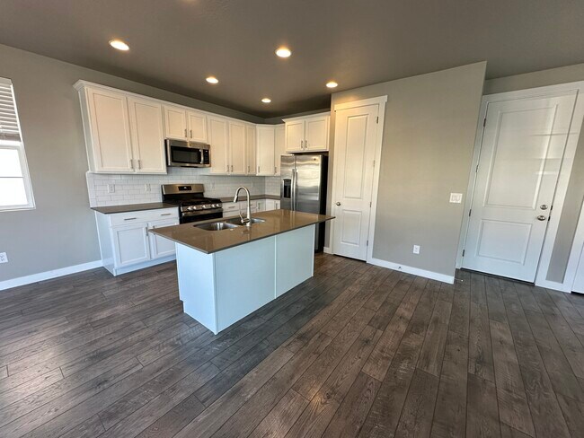 Building Photo - 1429 3500 W