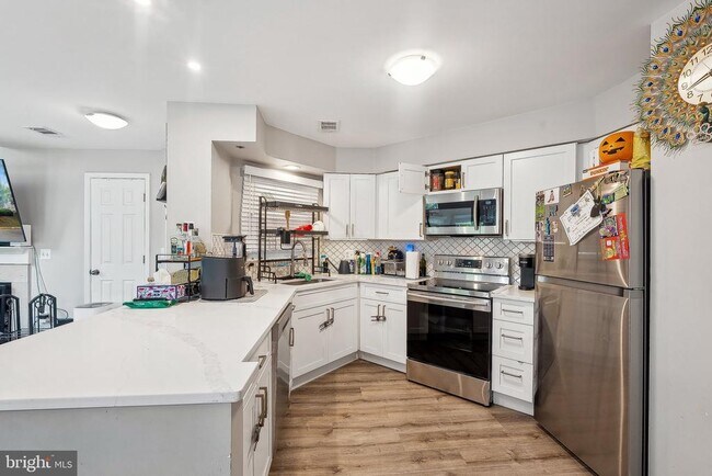 Building Photo - 5604 Willoughby Newton Dr
