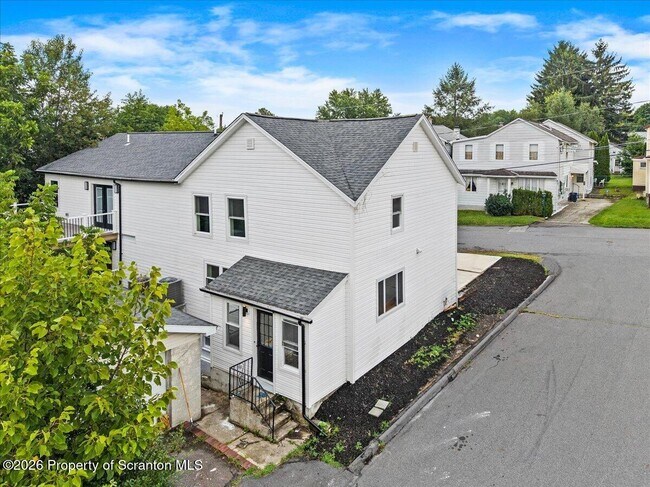 Building Photo - 523 Meyer St