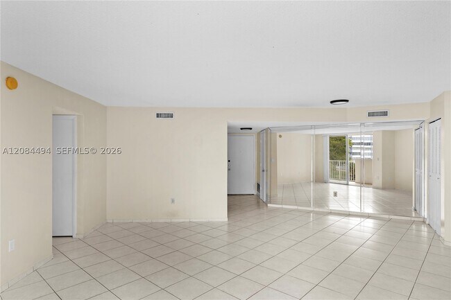 Building Photo - 1200 NE Miami Gardens Dr