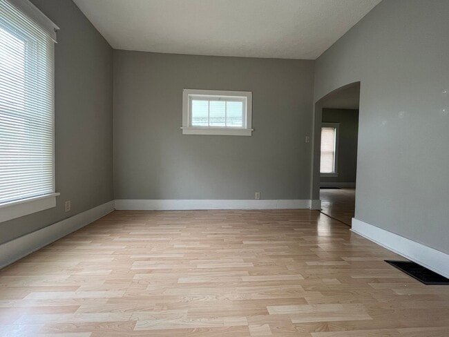 Building Photo - Two Story Home