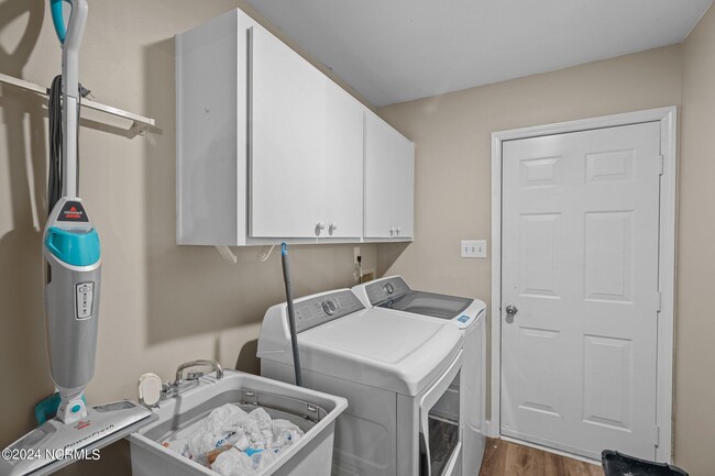 Building Photo - 5603 Gold Ct