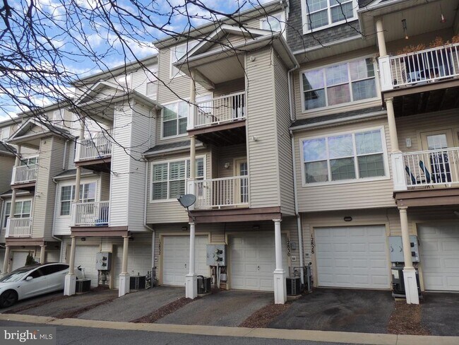Building Photo - 12830 Rexmore Dr