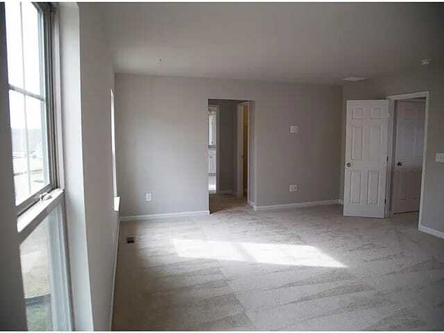 Building Photo - 17905 Woods View Dr
