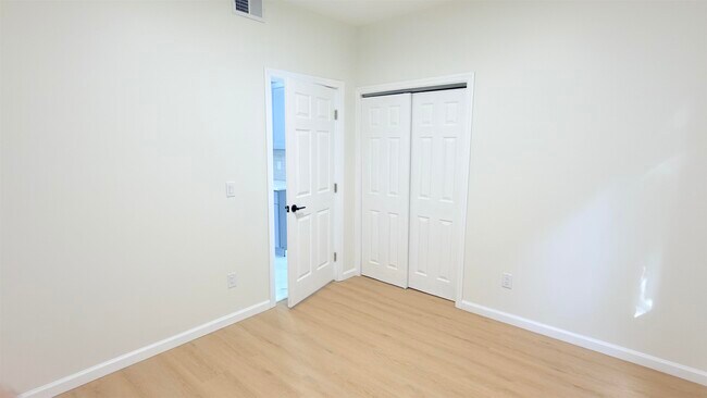 Building Photo - 291 Avenue B