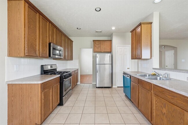 Building Photo - 18010 Timber Crossing Ln