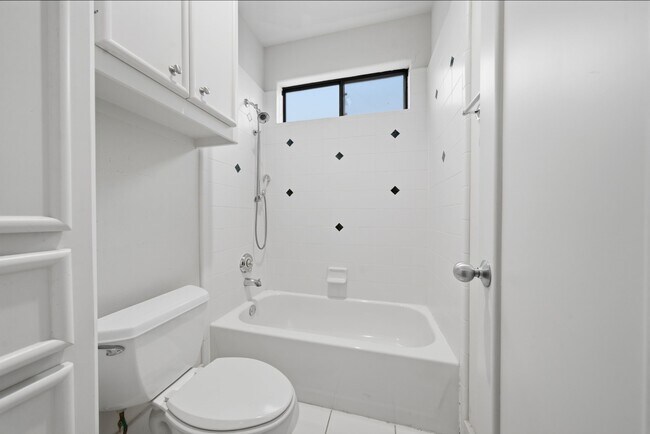 Building Photo - 1628 Van Buren St