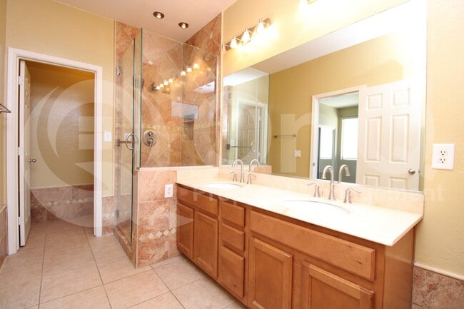 Building Photo - 3074 S Southwind Dr