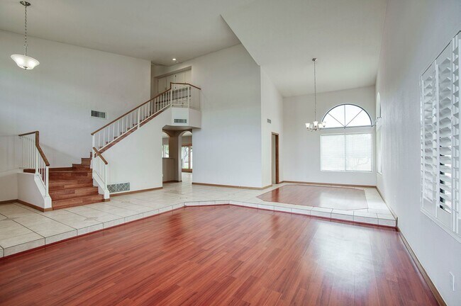 Building Photo - Spacious Tempe 4 bedroom