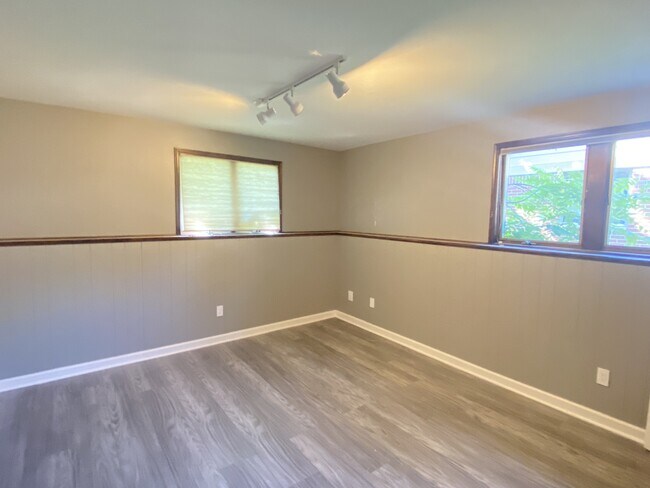 Building Photo - 2609 Lillian Rd