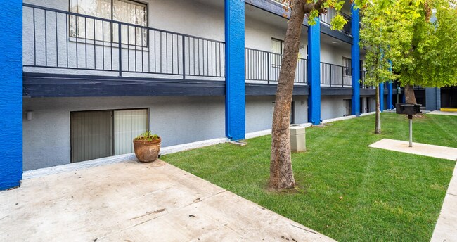 Building Photo - 3435 E McDowell Rd