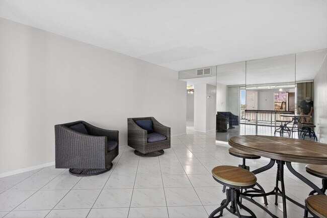Building Photo - 777 S Federal Hwy