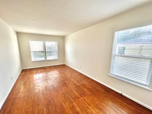 Spacious Living Room with lots of natural lighting - 2459 Torrance Blvd