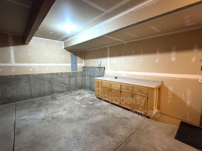 Building Photo - 4041 Pine Cove Rd