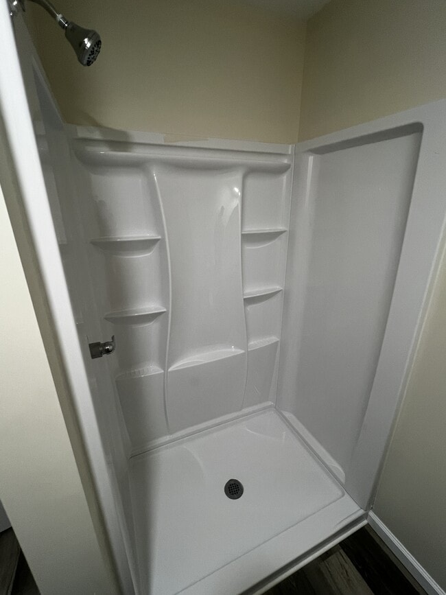 Building Photo - 551 N Lee Ave