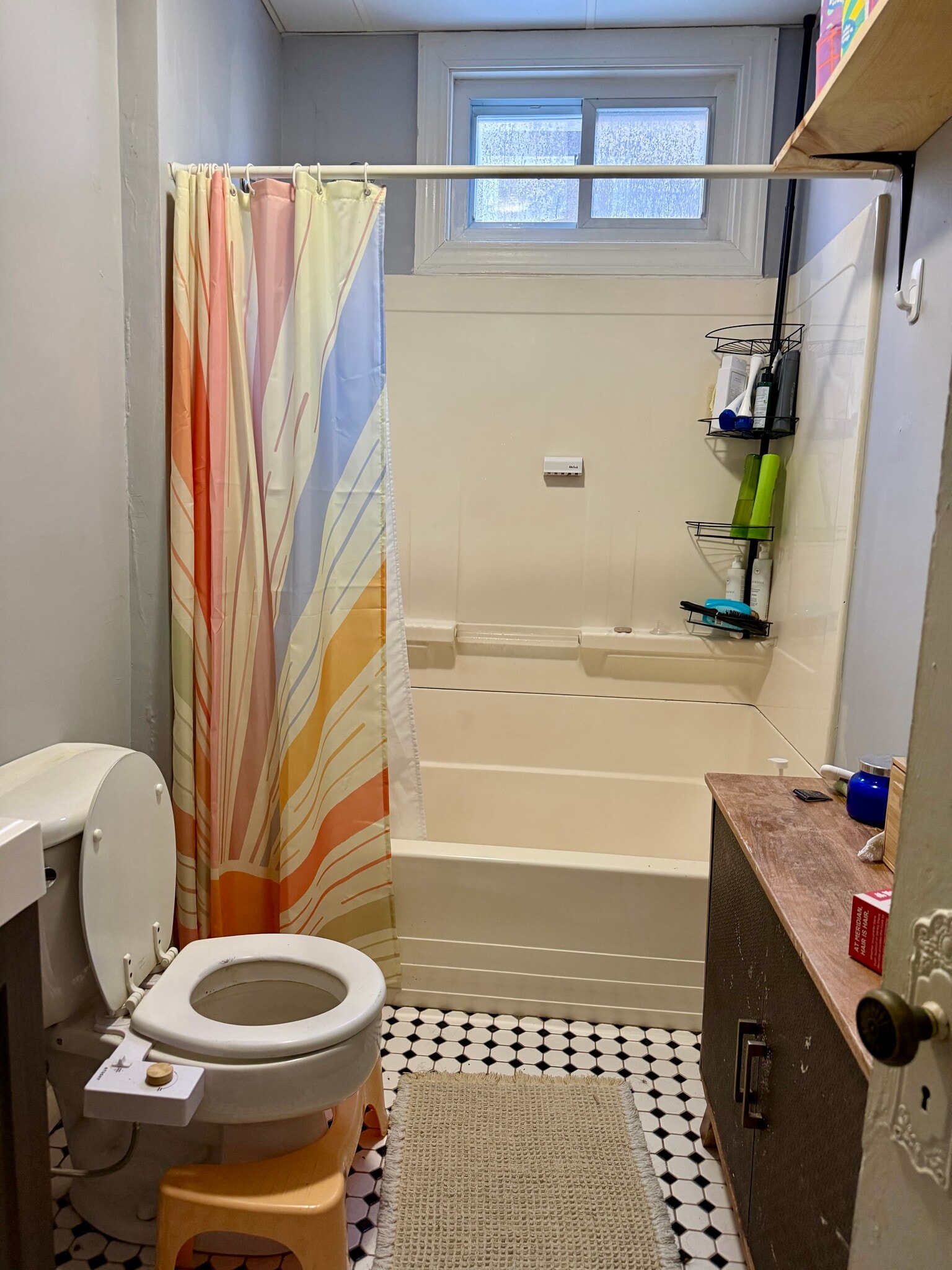 Building Photo - 756 Saratoga St