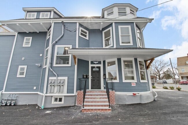 Building Photo - 66 Stanley St