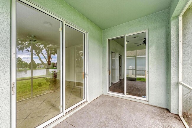 Building Photo - 15121 Searobbin Dr