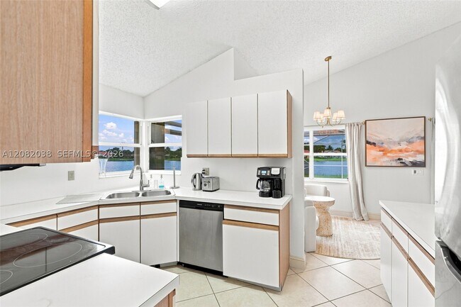 Building Photo - 2873 Oak Park Cir