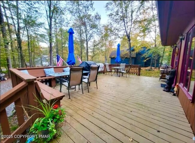 Building Photo - 276 Mountain View Dr