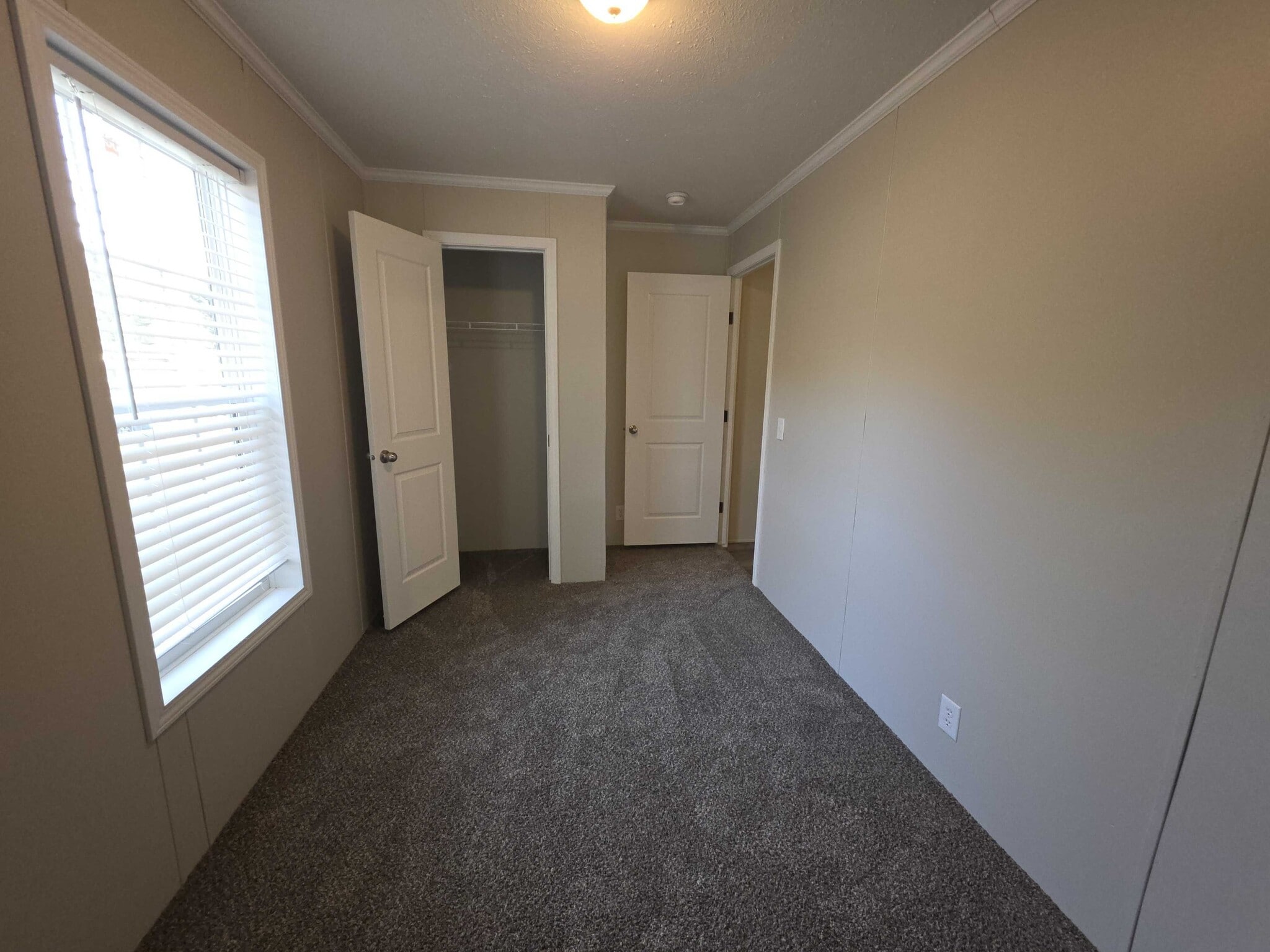 Building Photo - 3653 Pinoak St