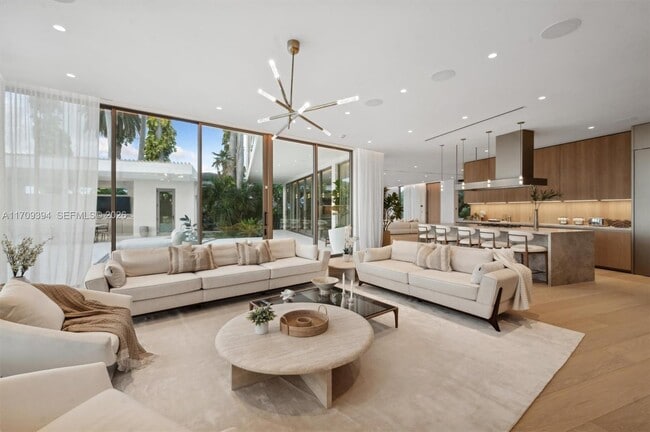 Building Photo - 424 W Rivo Alto Dr