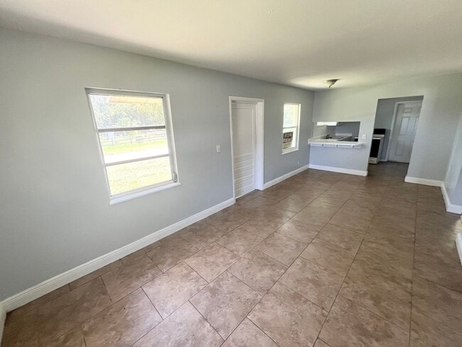 Building Photo - Dade City 2BR/1BA Home in a Quiet Country ...