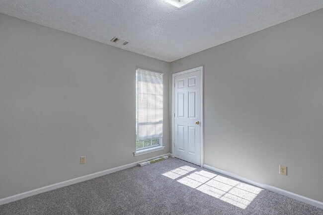 Building Photo - 5713 Marlette Ct