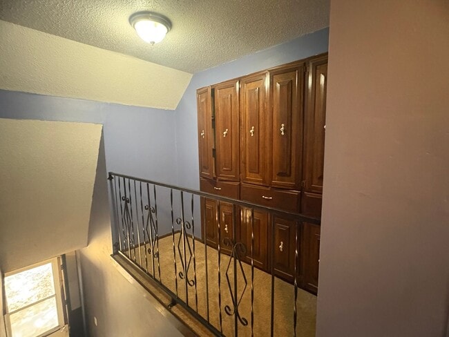 Building Photo - Three bedroom home in Del City