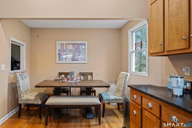 Building Photo - 1 Hawthorne Cove