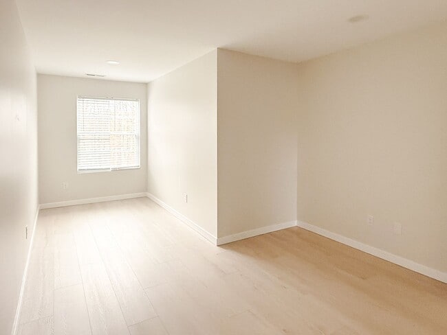 Building Photo - 229 Cothran Rd