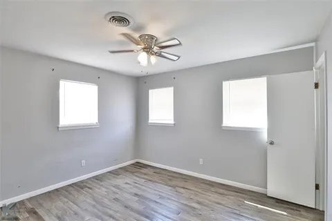 Building Photo - 2317 Glendale Dr