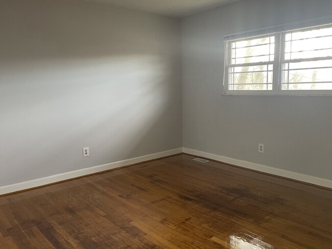 Building Photo - 3109 N Parham Rd