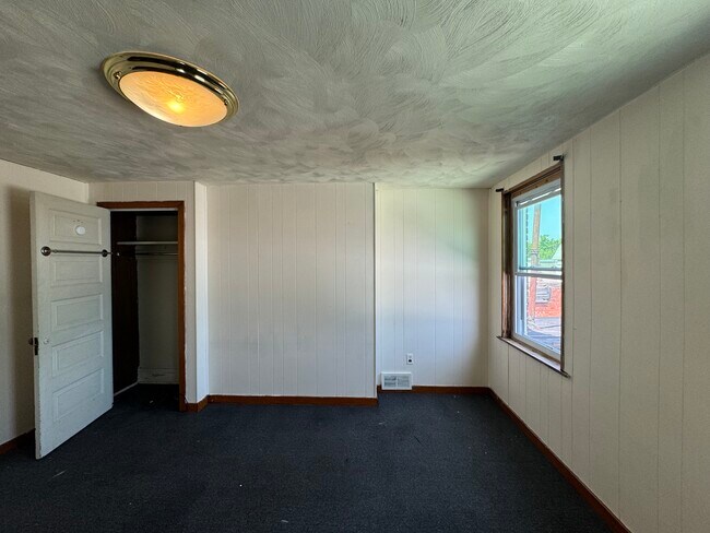 Building Photo - 505 Cato St