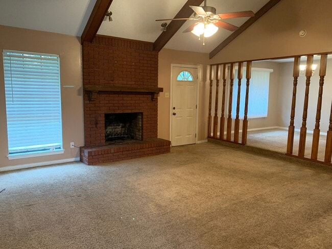 Building Photo - 3-bedroom 2 bath home - St. Martin School District