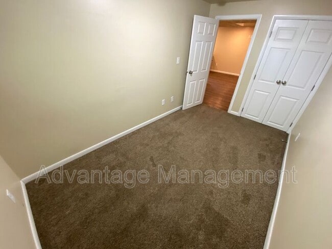 Building Photo - 122 N 1050 E