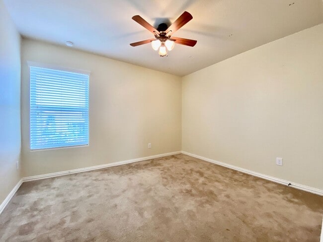 Building Photo - 3 BED/2.5 BATH House for lease! Located close to Lackland Air force Base