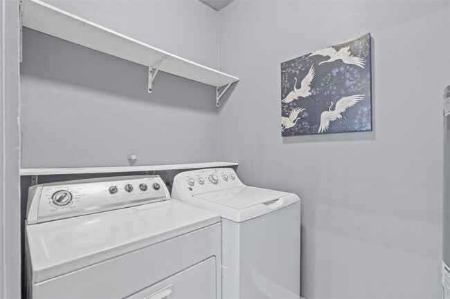 Building Photo - 301 S Edgefield Ave