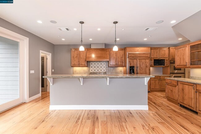 Building Photo - 3324 Las Huertas Rd