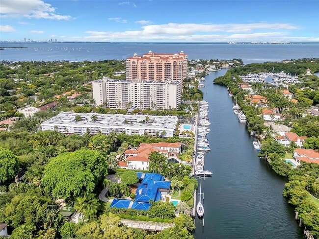 Building Photo - 100 Edgewater Dr