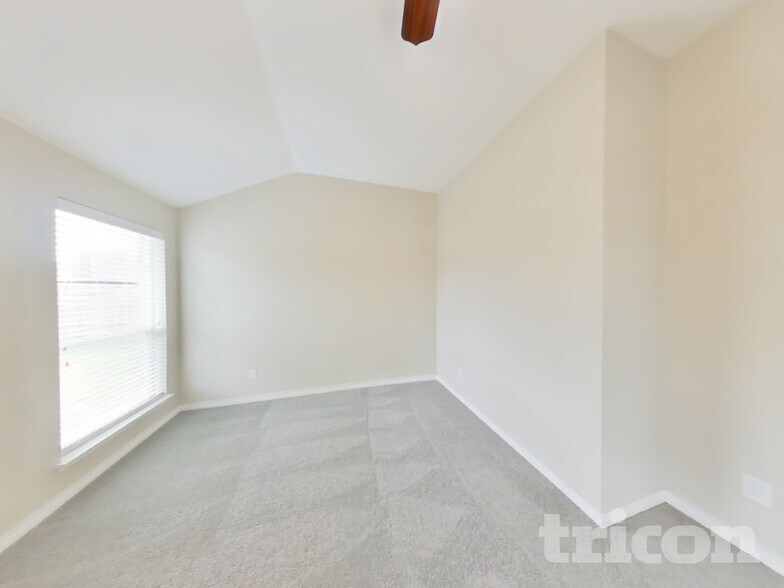 Building Photo - 437 Creek Bend Dr