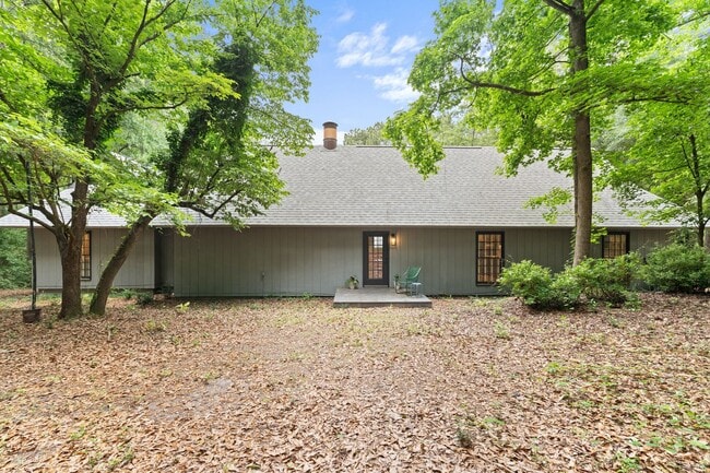 Building Photo - 211 Wendwood Dr