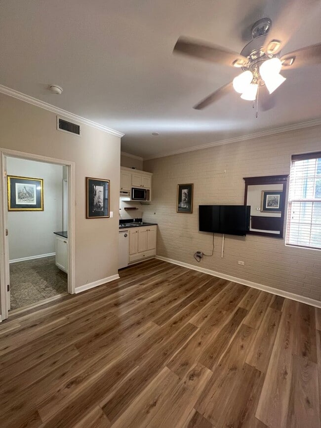 Building Photo - Bendel Gardens Apartment