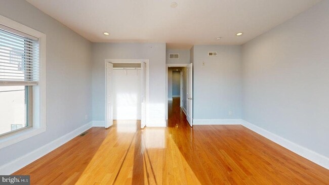 Building Photo - 1401 S 20th St