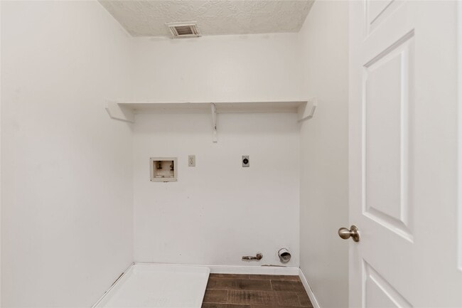 Building Photo - 13934 Beckwith Dr