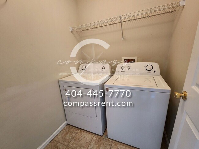 Building Photo - 2277 Wickingham Dr NE