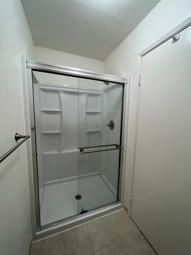 Building Photo - *** COMING SOON*** 2 Bedroom 2 Bathroom 2 Car Garage in Crosswoods HOA