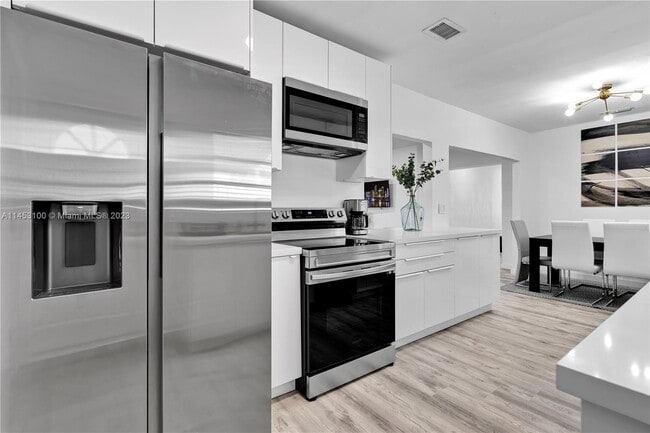 Building Photo - 1510 Normandy Dr